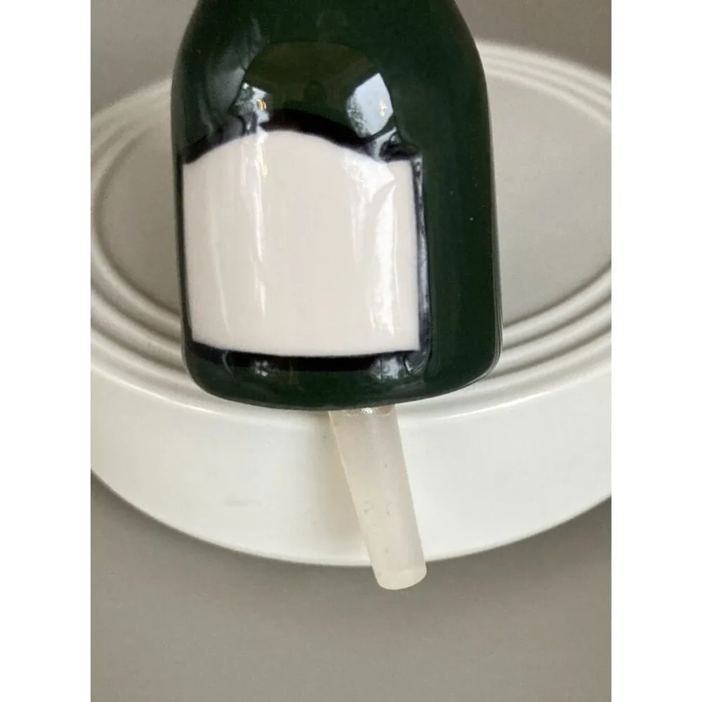 Nora Fleming mini - CHAMPAIGN BOTTLE 